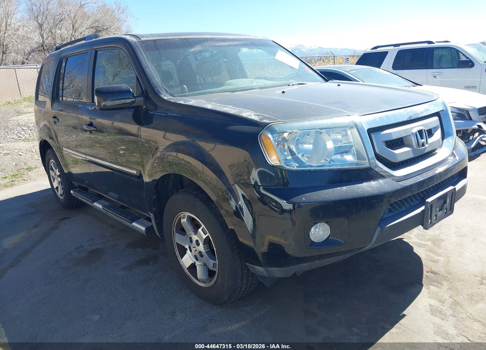 2011 HONDA PILOT TOURING VIN: 5FNYF3H95BB047440