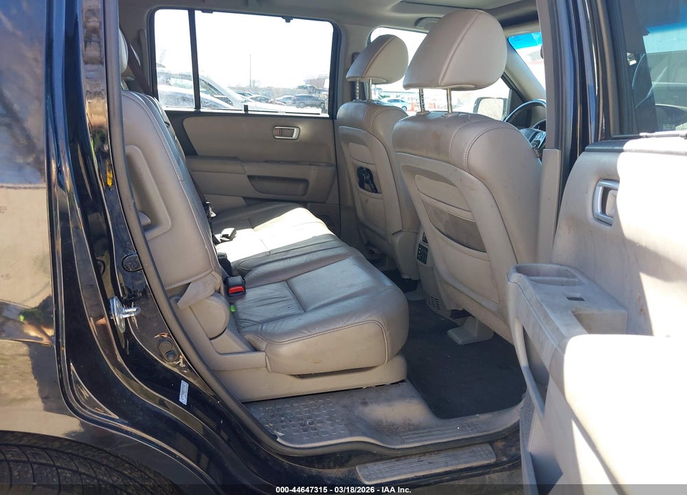 2011 HONDA PILOT TOURING VIN: 5FNYF3H95BB047440