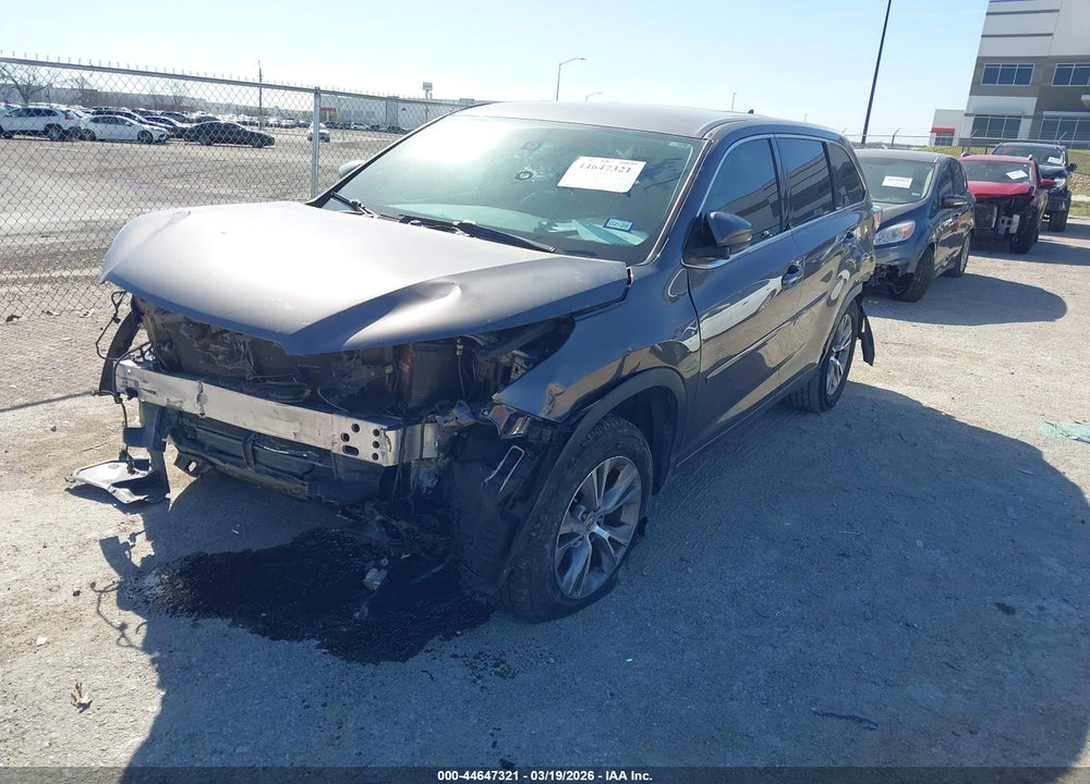 2014 TOYOTA HIGHLANDER LE PLUS V6 VIN: 5TDZKRFH0ES033393