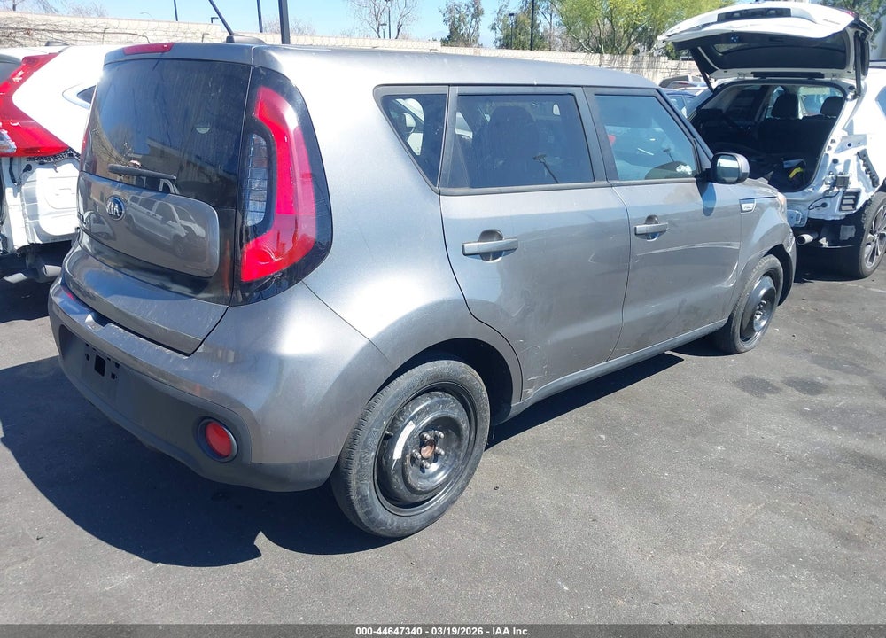 2018 KIA SOUL VIN: KNDJN2A20J7608661