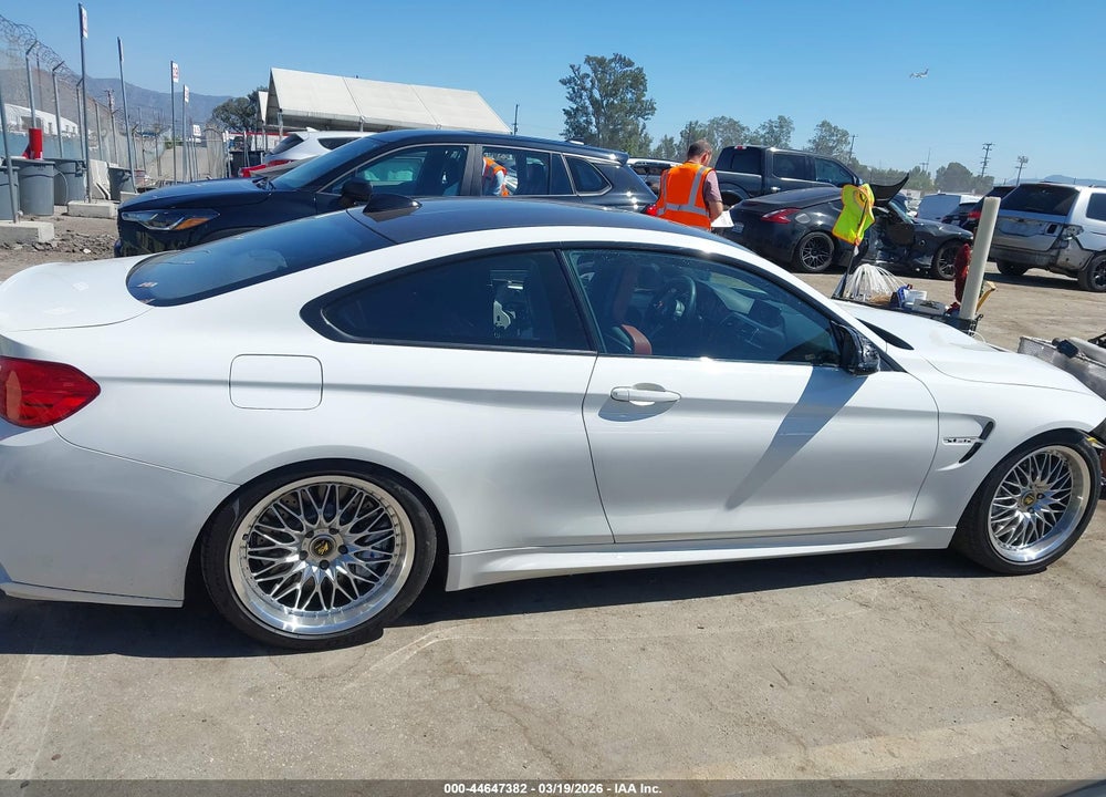2016 BMW M4 VIN: WBS3R9C52GK337744