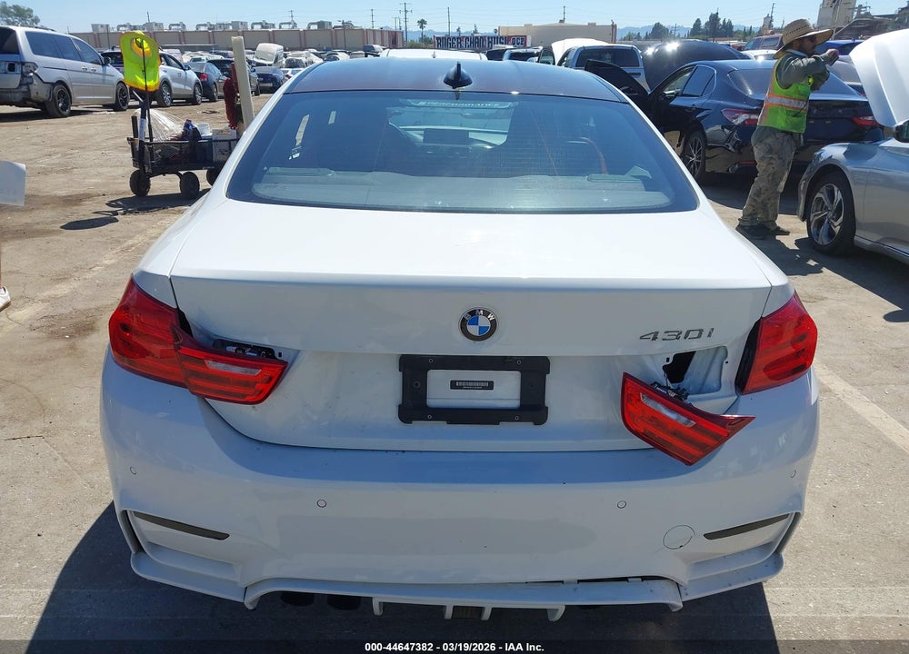 2016 BMW M4 VIN: WBS3R9C52GK337744