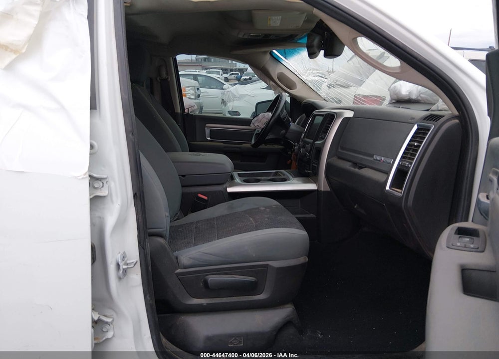 2019 RAM 1500 CLASS VIN: 1C6RR6LT8KS573572