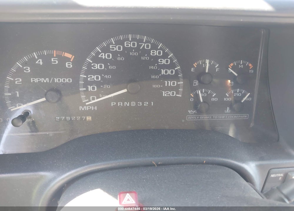 2000 GMC YUKON DENALI VIN: 1GKEK13R3YR143102
