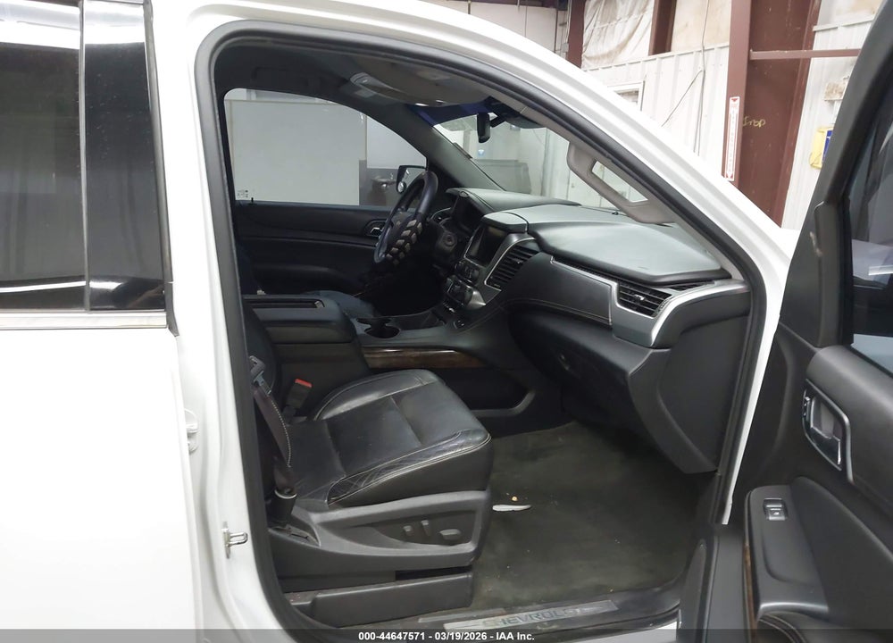 2015 CHEVROLET SUBURBAN 1500 LT VIN: 1GNSKJKC0FR193066