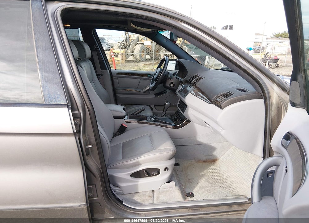 2005 BMW X5 4.4I VIN: 5UXFB53555LV15122