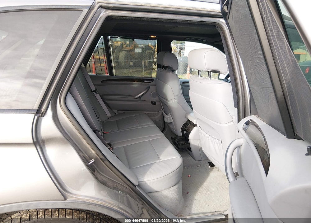 2005 BMW X5 4.4I VIN: 5UXFB53555LV15122