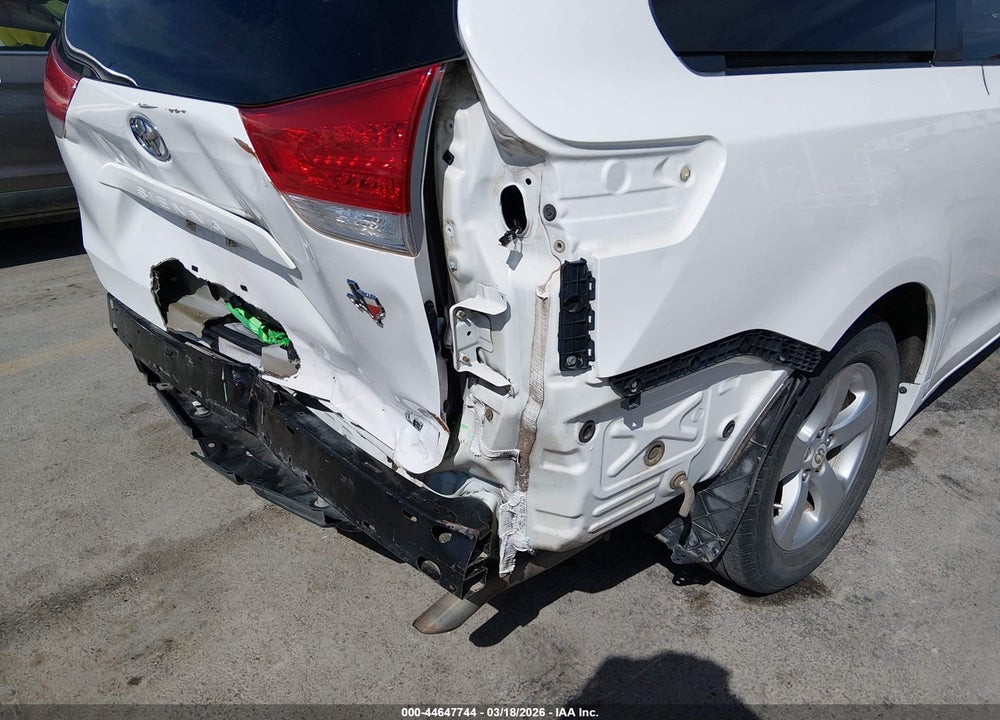 2012 TOYOTA SIENNA LE V6 8 PASSENGER VIN: 5TDKK3DC8CS222814