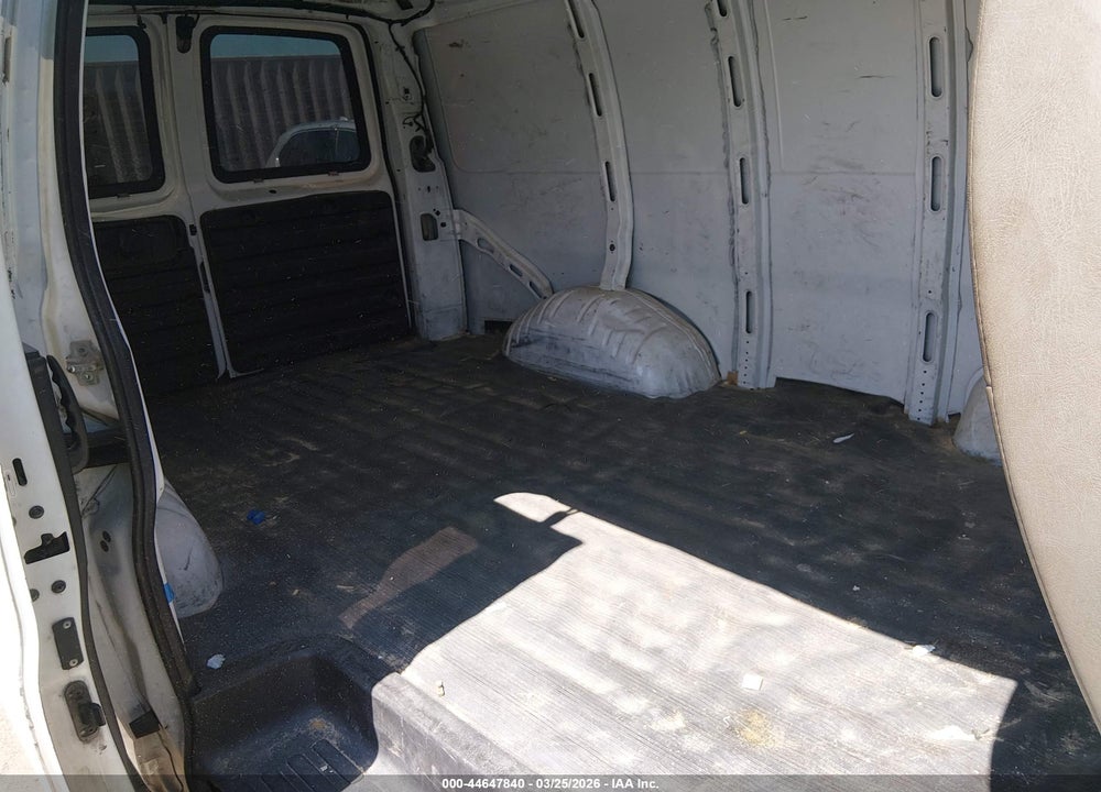 2010 CHEVROLET EXPRESS 1500 WORK VAN VIN: 1GCUGADX5A1114310