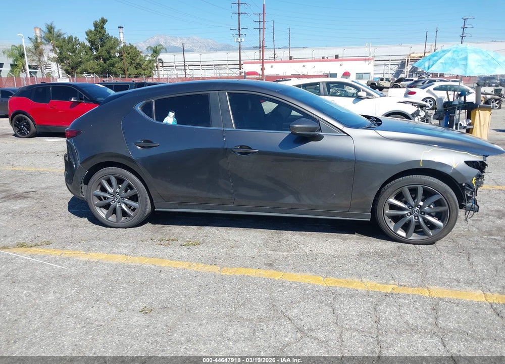 2019 MAZDA 3 VIN: JM1BPALM8K1109067