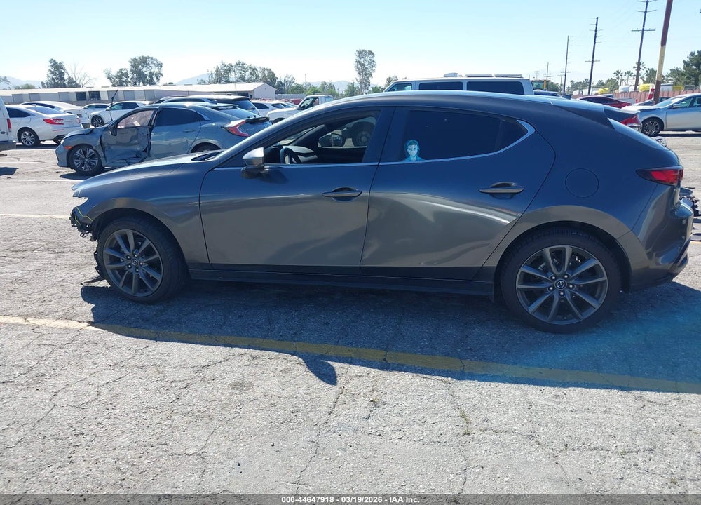 2019 MAZDA 3 VIN: JM1BPALM8K1109067