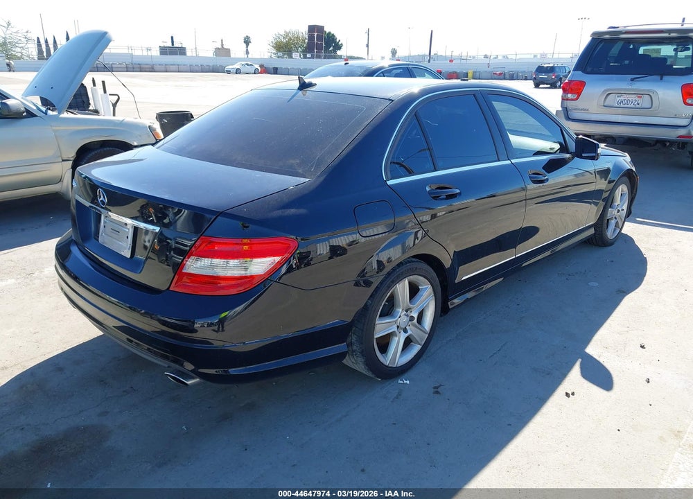 2011 MERCEDES-BENZ C 300 SPORT VIN: WDDGF5EB5BR183422