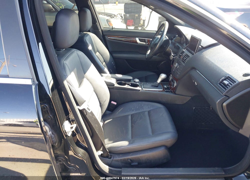 2011 MERCEDES-BENZ C 300 SPORT VIN: WDDGF5EB5BR183422