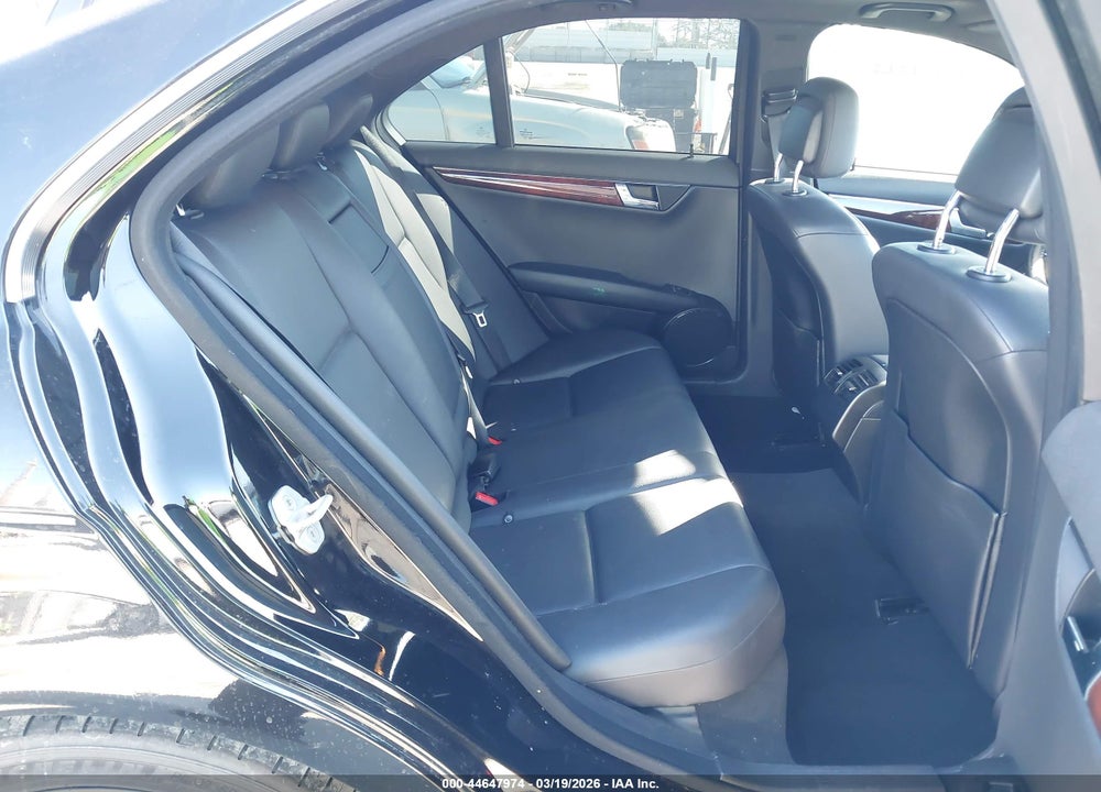 2011 MERCEDES-BENZ C 300 SPORT VIN: WDDGF5EB5BR183422