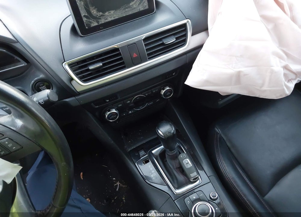 2014 MAZDA 3 S TOURING VIN: JM1BM1L38E1182010