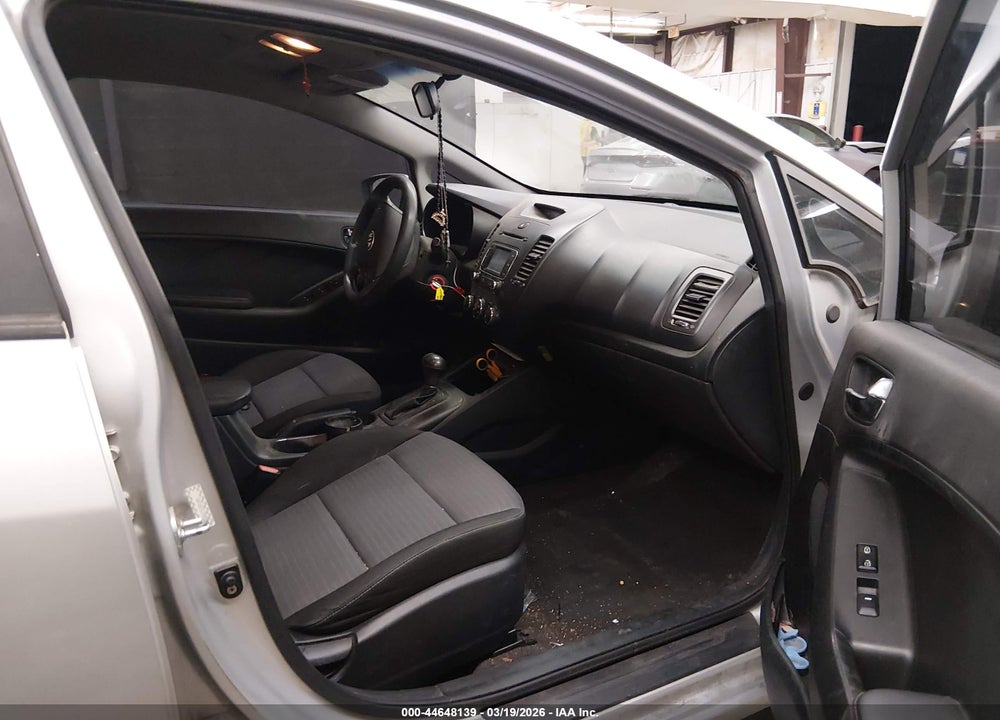 2016 KIA FORTE LX VIN: KNAFX4A67G5594886