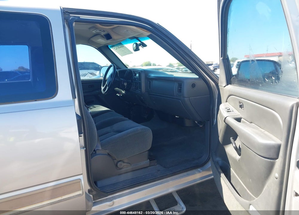 2004 CHEVROLET SILVERADO 1500 LS VIN: 2GCEK19T741359312