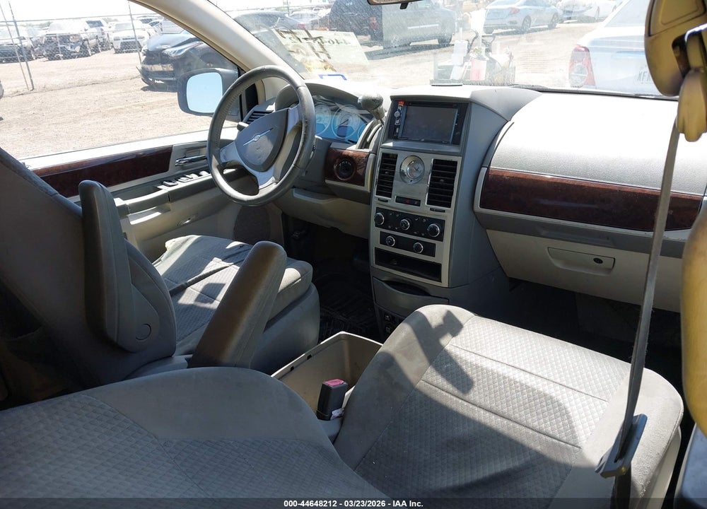 2010 CHRYSLER TOWN & COUNTRY TOURING VIN: 2A4RR5D1XAR215139
