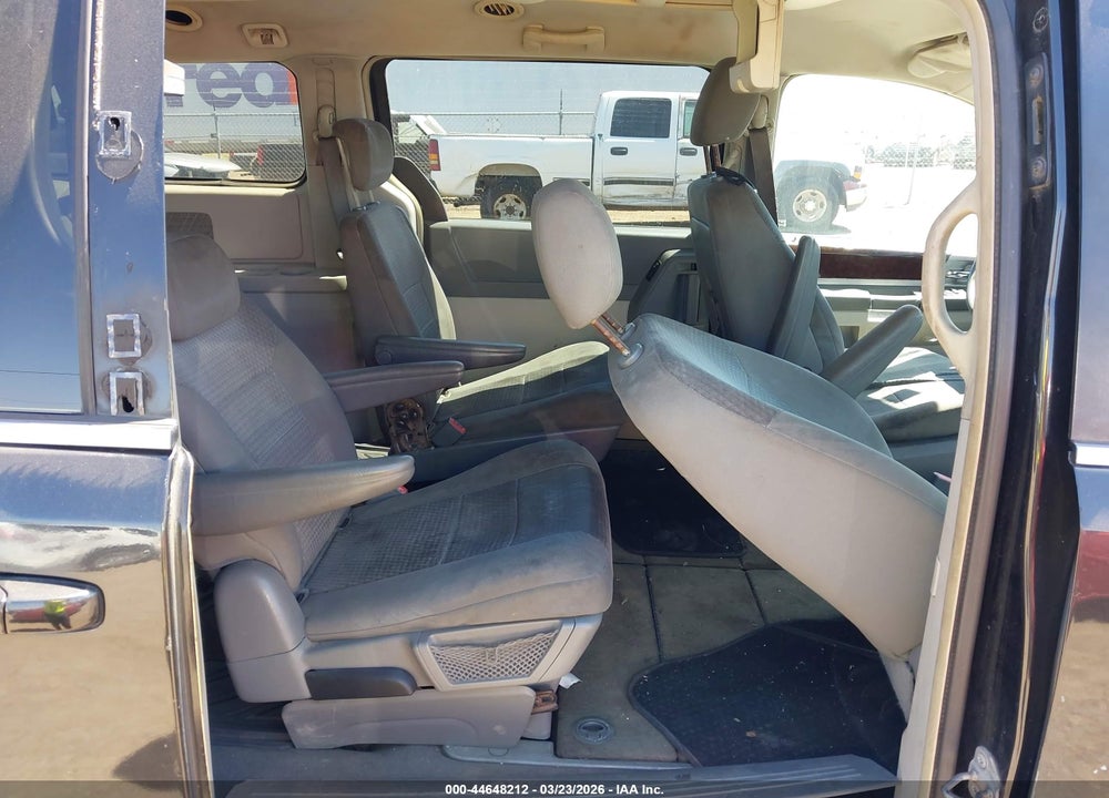 2010 CHRYSLER TOWN & COUNTRY TOURING VIN: 2A4RR5D1XAR215139