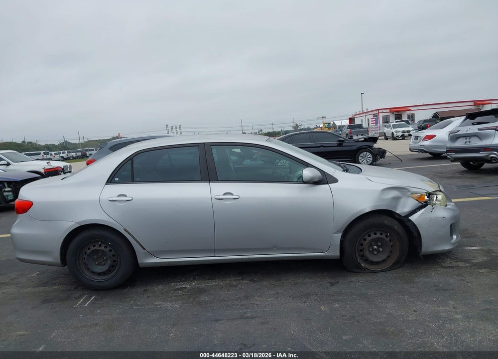 2011 TOYOTA COROLLA LE VIN: 2T1BU4EE7BC584527