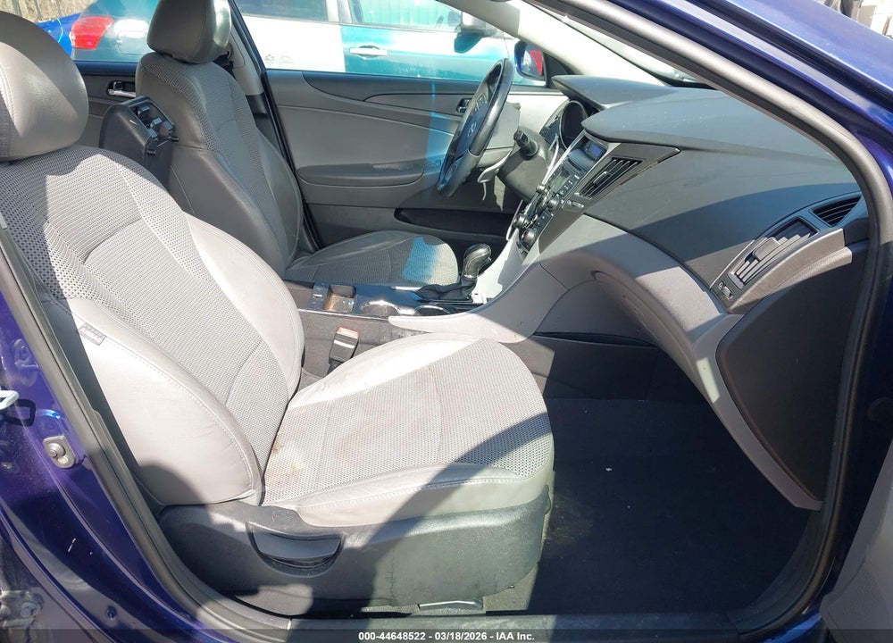 2011 HYUNDAI SONATA SE VIN: 5NPEC4AC8BH063687