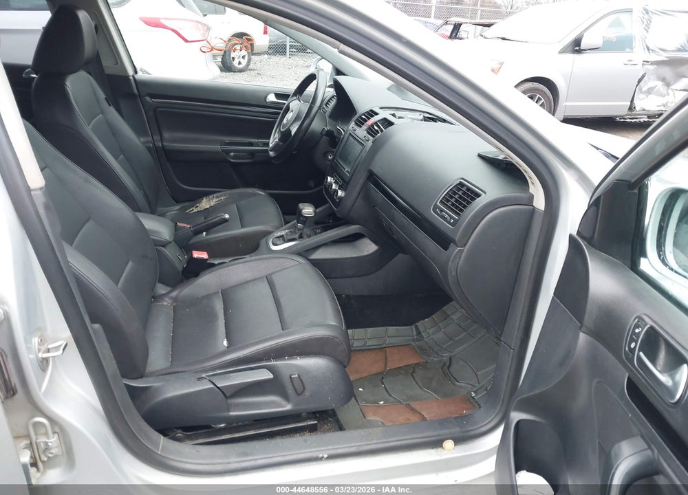 2010 VOLKSWAGEN JETTA SE VIN: 3VWRZ7AJ8AM060892
