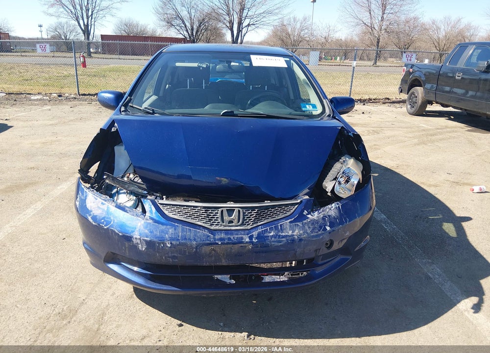2013 HONDA FIT VIN: JHMGE8H3XDC000071
