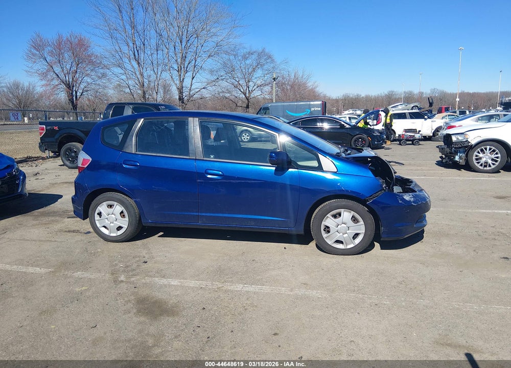 2013 HONDA FIT VIN: JHMGE8H3XDC000071