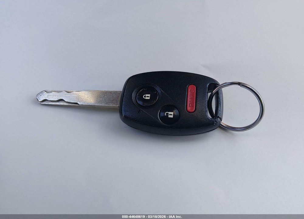 2013 HONDA FIT VIN: JHMGE8H3XDC000071