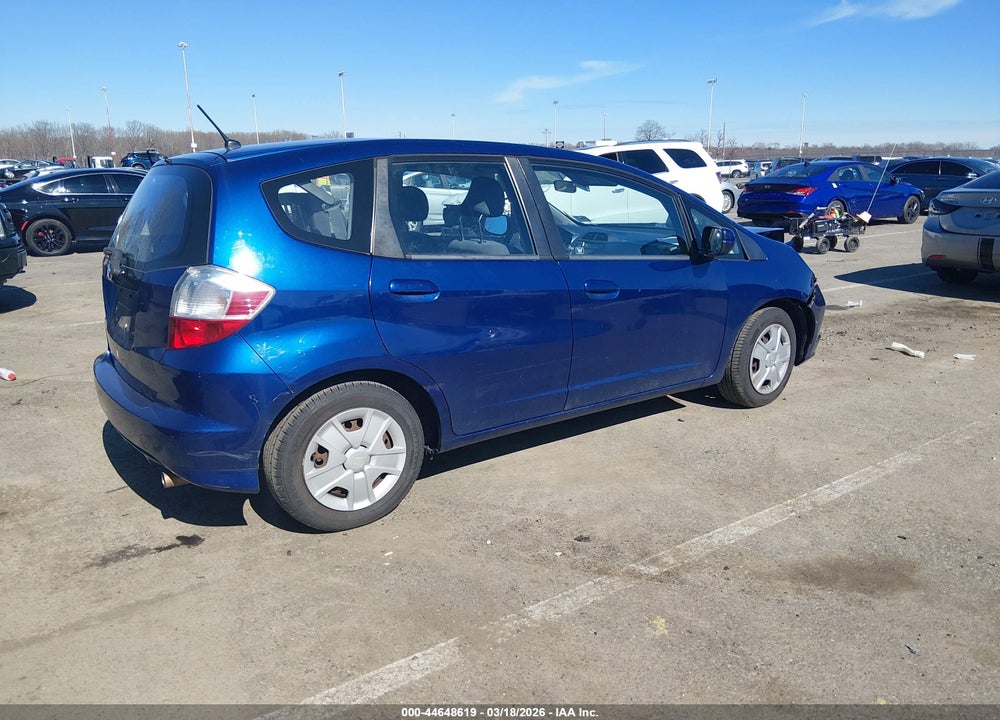 2013 HONDA FIT VIN: JHMGE8H3XDC000071