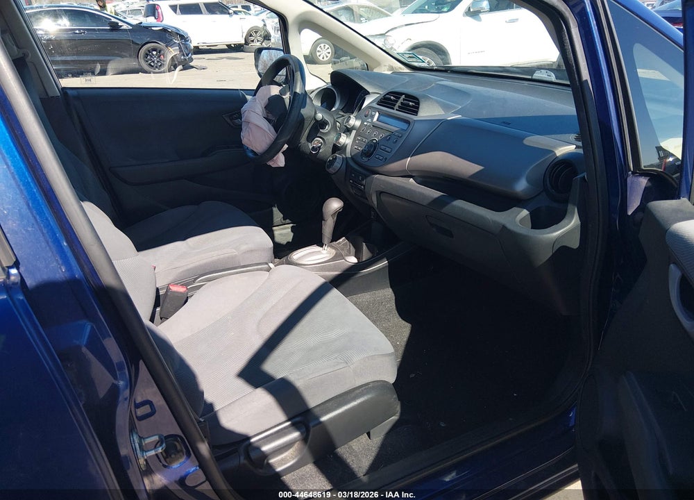 2013 HONDA FIT VIN: JHMGE8H3XDC000071