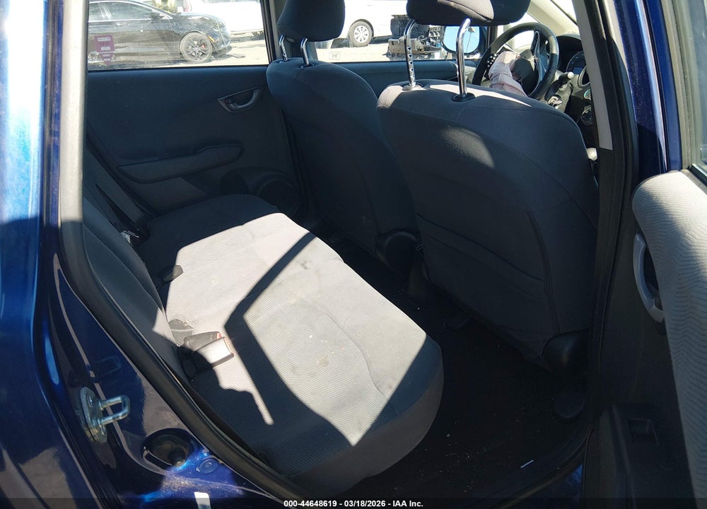 2013 HONDA FIT VIN: JHMGE8H3XDC000071