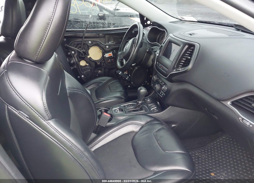 2019 JEEP CHEROKEE LATITUDE PLUS 4X4 VIN: 1C4PJMLB8KD201317