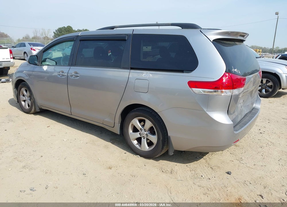 2011 TOYOTA SIENNA LE V6 VIN: 5TDKK3DC1BS032397