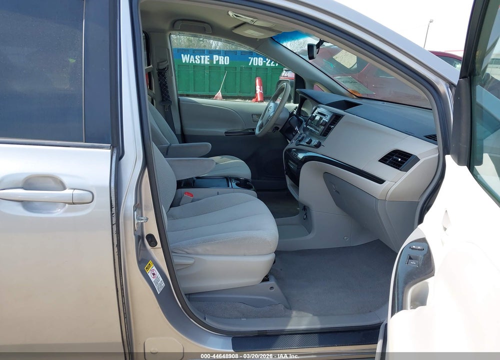 2011 TOYOTA SIENNA LE V6 VIN: 5TDKK3DC1BS032397