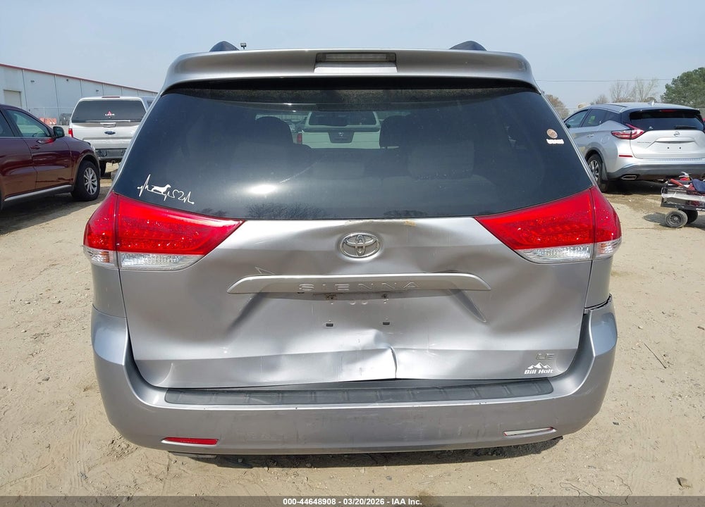 2011 TOYOTA SIENNA LE V6 VIN: 5TDKK3DC1BS032397