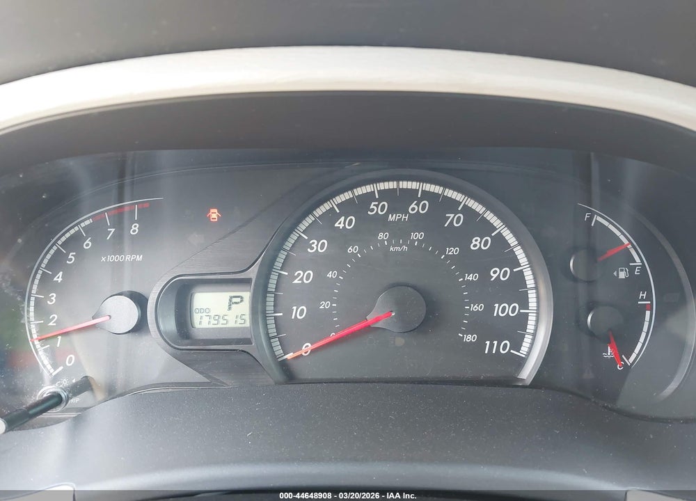 2011 TOYOTA SIENNA LE V6 VIN: 5TDKK3DC1BS032397