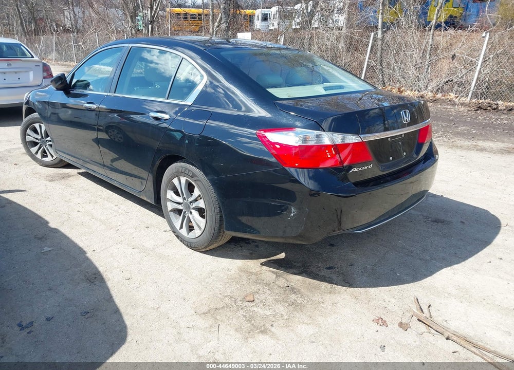 2015 HONDA ACCORD LX VIN: 1HGCR2F35FA243307