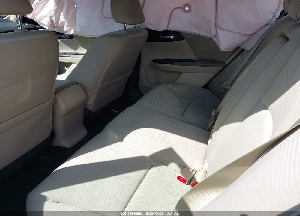 2015 HONDA ACCORD LX VIN: 1HGCR2F35FA243307