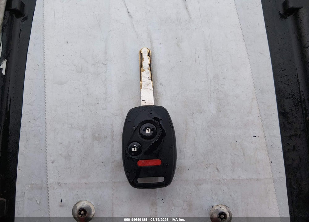 2011 HONDA FIT VIN: JHMGE8G31BS001310