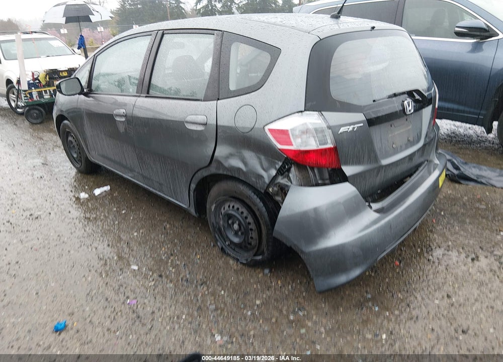 2011 HONDA FIT VIN: JHMGE8G31BS001310
