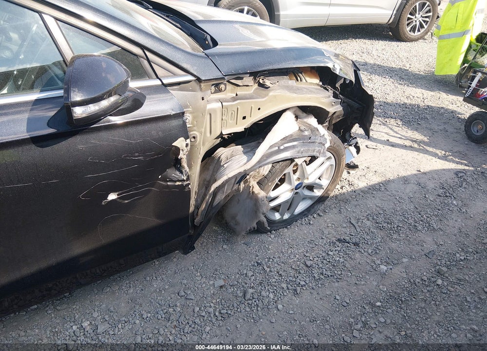 2015 FORD FUSION SE VIN: 3FA6P0H7XFR208621