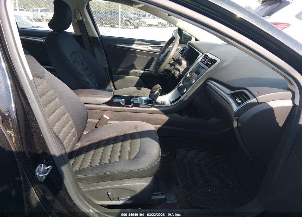 2015 FORD FUSION SE VIN: 3FA6P0H7XFR208621