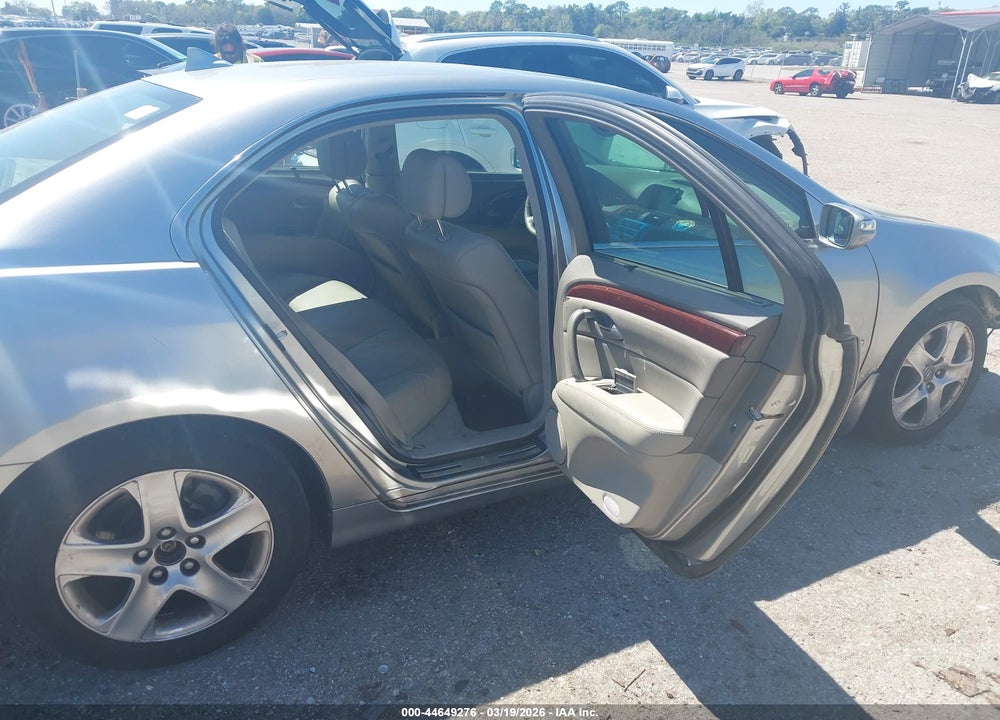 2008 ACURA RL VIN: JH4KB16578C003739