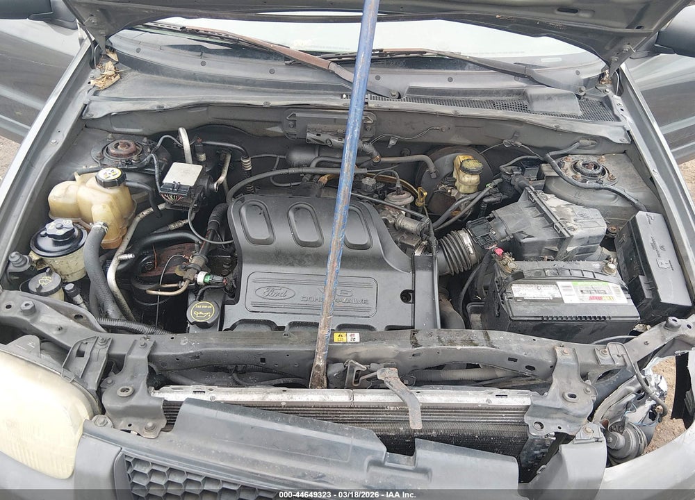 2004 FORD ESCAPE XLS VIN: 1FMYU02124DA18572