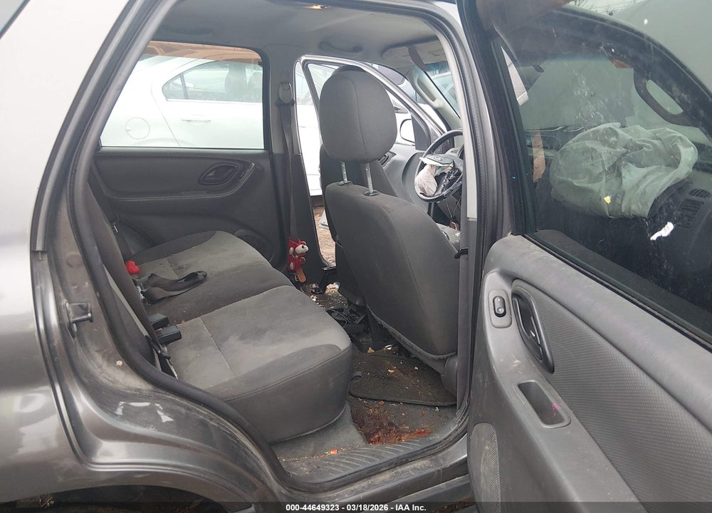2004 FORD ESCAPE XLS VIN: 1FMYU02124DA18572