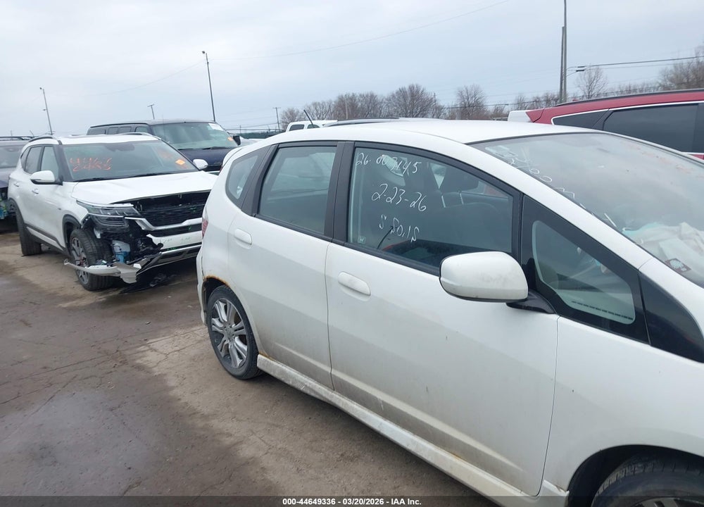 2009 HONDA FIT SPORT VIN: JHMGE88409S049544