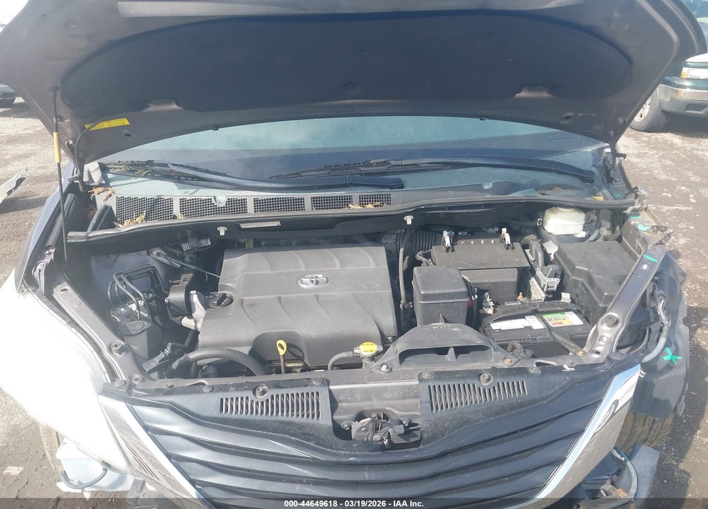 2014 TOYOTA SIENNA LE V6 8 PASSENGER VIN: 5TDKK3DC0ES427708