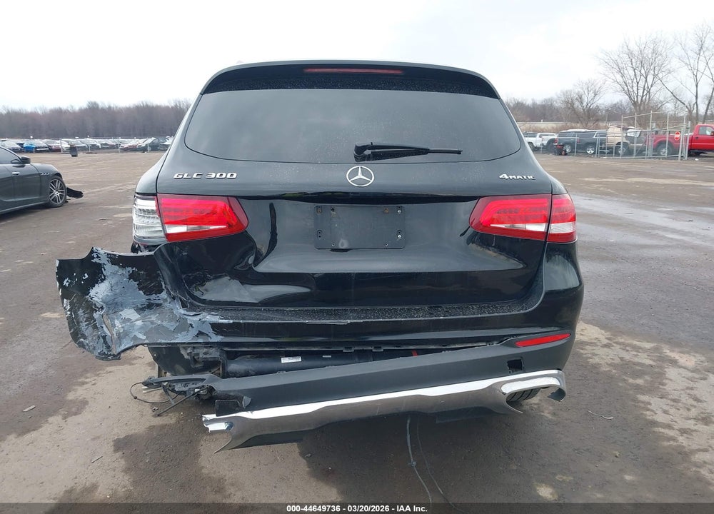 2017 MERCEDES-BENZ GLC 300 4MATIC VIN: WDC0G4KB5HF142784