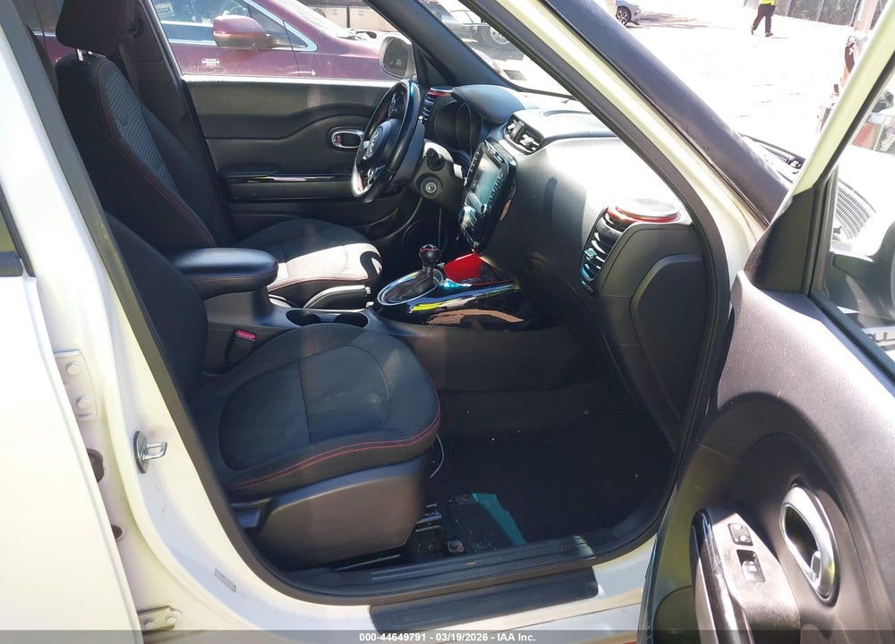 2014 KIA SOUL + VIN: KNDJP3A51E7024432
